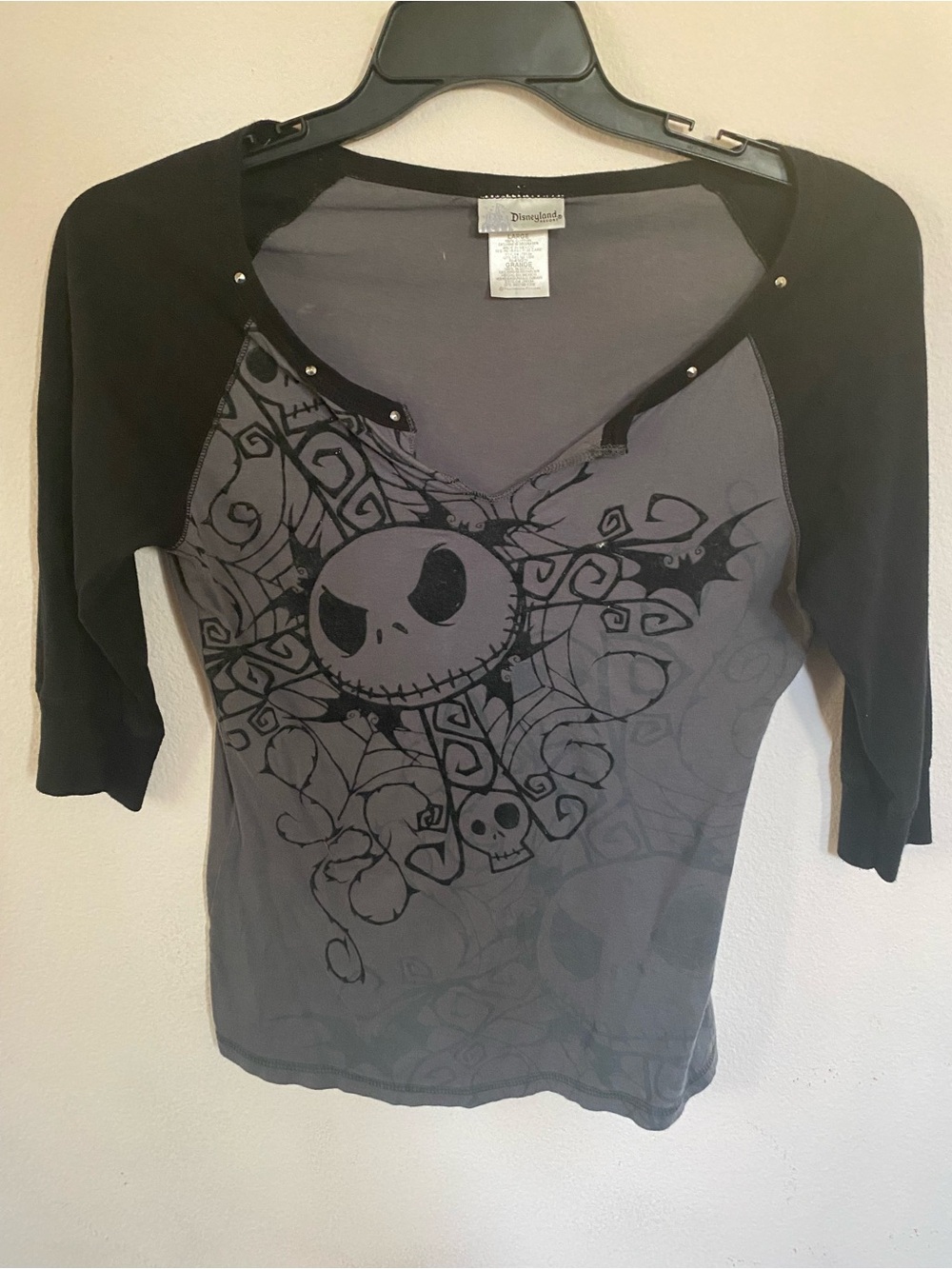Disney Jack Skellington Graphic V-Neck Raglan Tee in Gray and Black